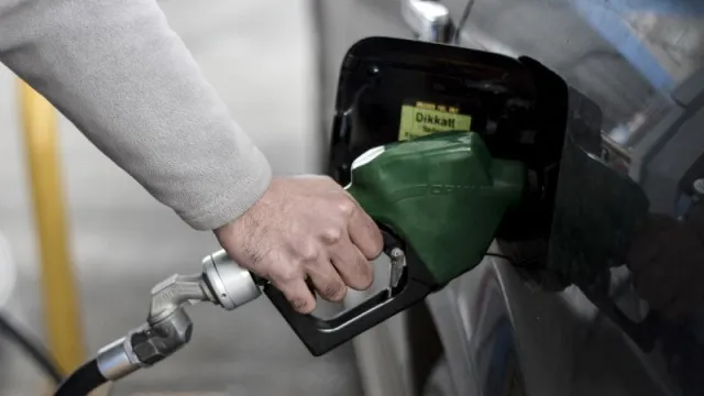 Motorine 1,33 TL indirim geldi: İstanbul'da litre fiyatı 77,16 TL'ye düştü