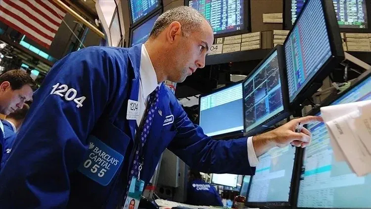 New York borsası Fed'in faiz kararı öncesi düşüşle açıldı