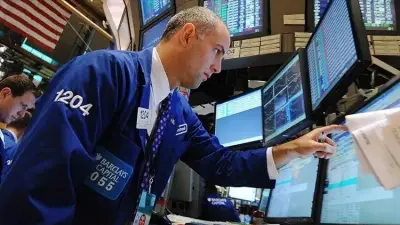 New York borsası Fed'in faiz kararı öncesi düşüşle açıldı